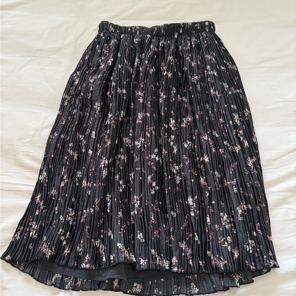 Abercrombie Kids Black and Pink Pleated Midi Skirt
